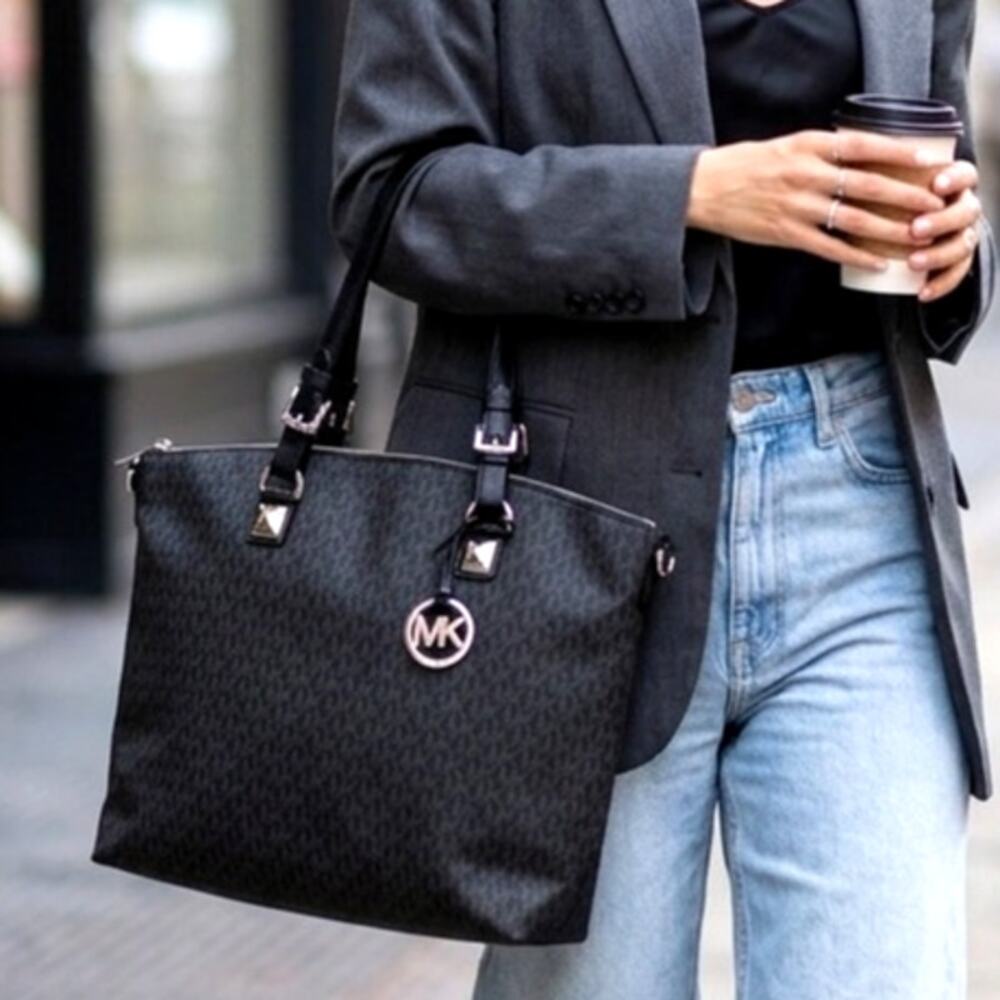 Michael Kors Jet Set Multifunction Convertible Tote black charcoal MK print